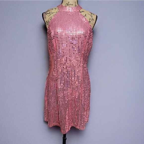 COSTUME PINK SEQUINS DRESS SIZE LARGE - Picture 1 of 4